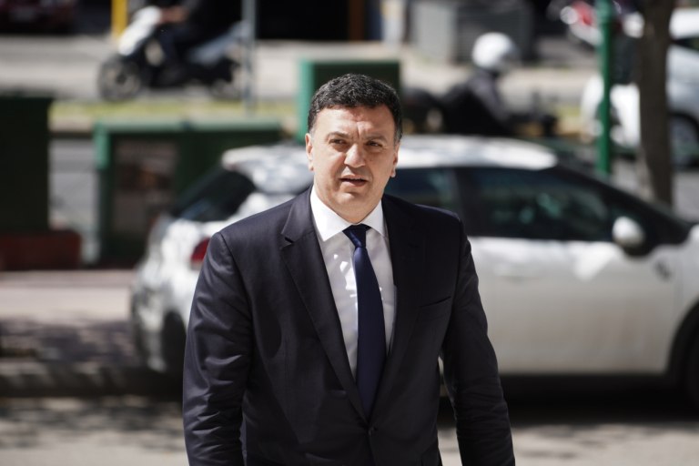 φωτογραφία στην οποία απεικονίζεται ο Βασίλης Κικίλιας