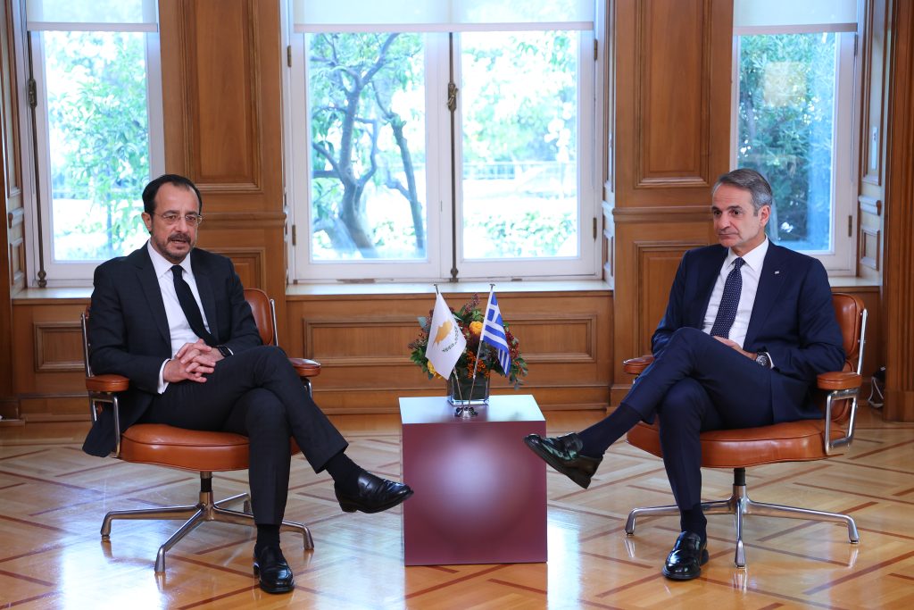 Ανάλυση: Πώς η Κύπρος απαγκιστρώνεται από το «άρμα» της Ελλάδας