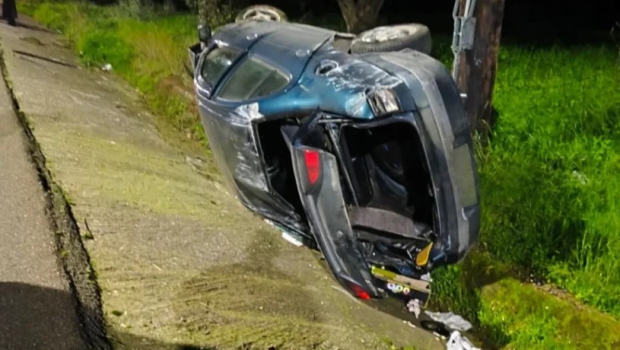 Τροχαίο με ανατροπή οχήματος στην εθνική οδό Πύργου - Τριπόλεως