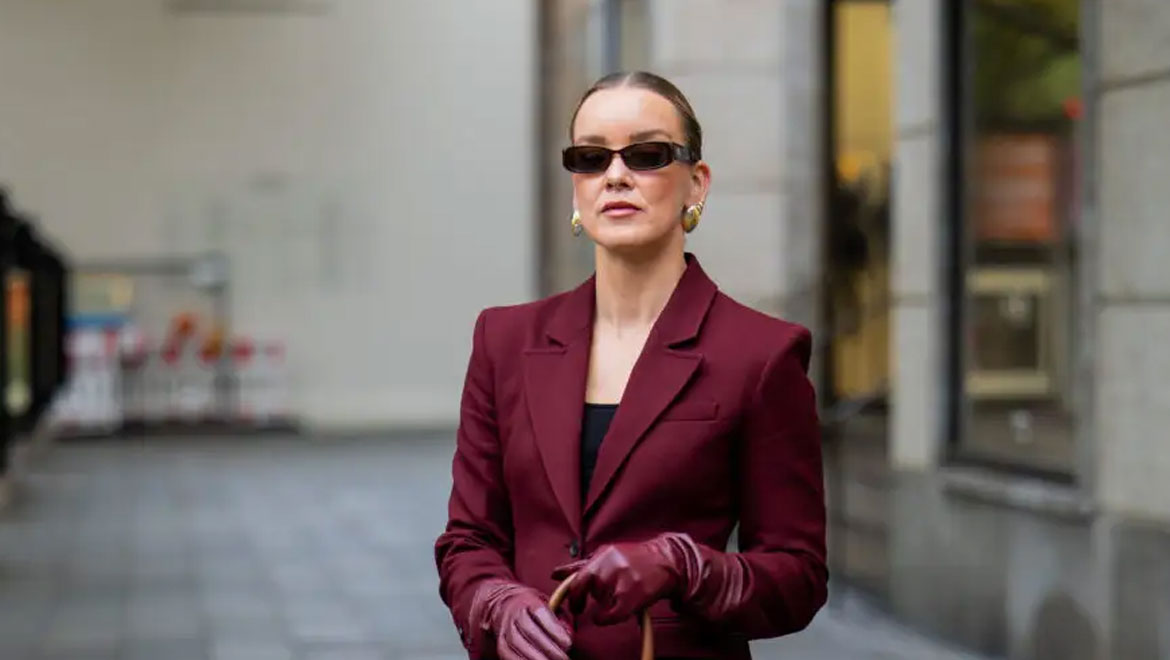 Βουργουνδί: Το χρώμα που κυριαρχεί στο street style φέτος