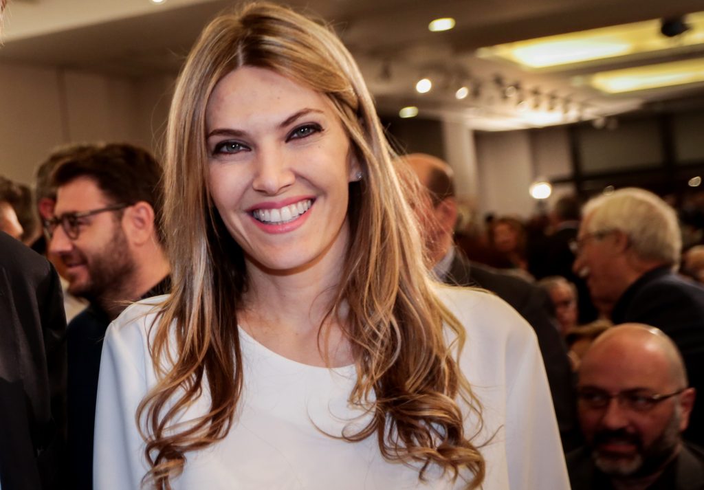 Εύα Καϊλή χαμογελαστή