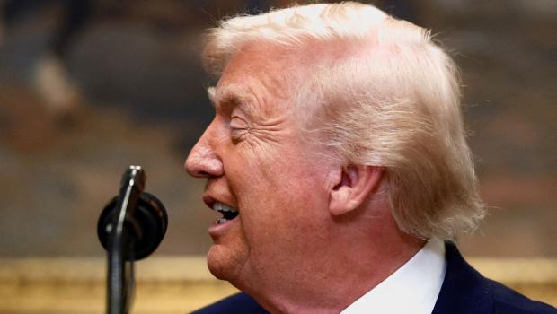 Τραμπ: Καρατομεί δεκάδες πρέσβεις και διπλωμάτες - Σε ποιες χώρες