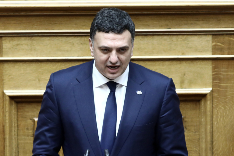 φωτογραφία στην οποία απεικονίζεται ο Βασίλης Κικίλιας