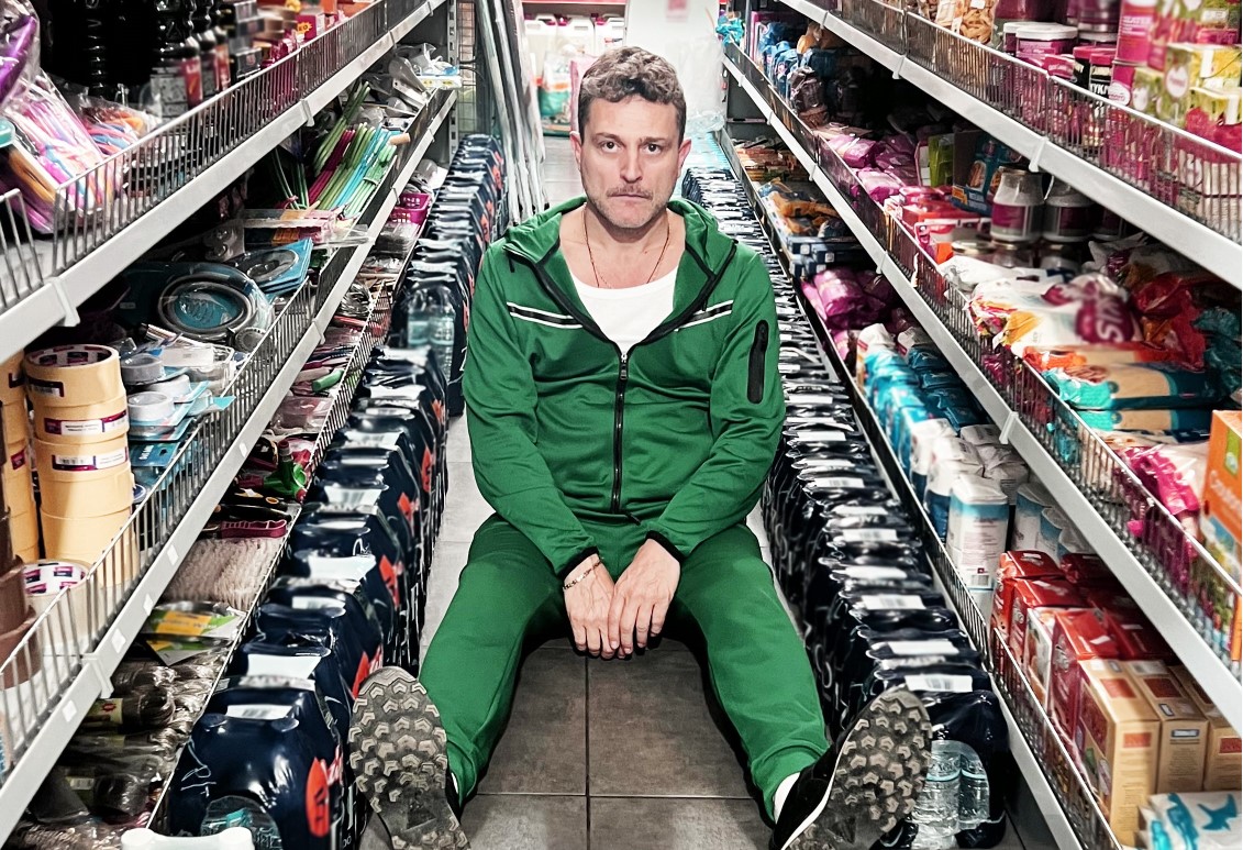 Η παράσταση «VANYA» με τον Γιώργο Καραμίχο στο Θέατρο Αριστοτέλειον στη Θεσσαλονίκη