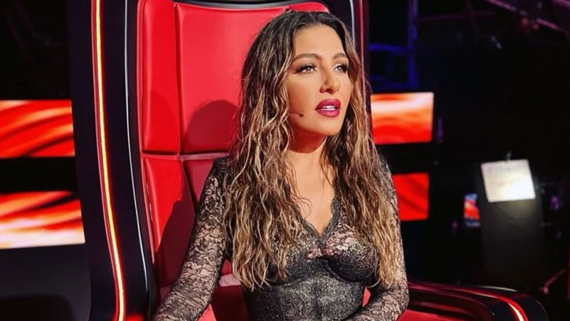 Πιο λαμπερή από ποτέ: Η εντυπωσιακή μεταμόρφωση της Έλενας Παπαρίζου αφού ξεπέρασε το πρόβλημα υγείας της