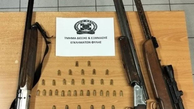 Εντοπίστηκε οπλοστάσιο σε σπίτι στα Άνω Λιόσια - Τρεις συλλήψεις