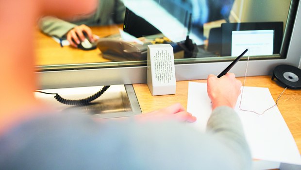 Το ωράριο των τραπεζών τις ημέρες των γιορτών