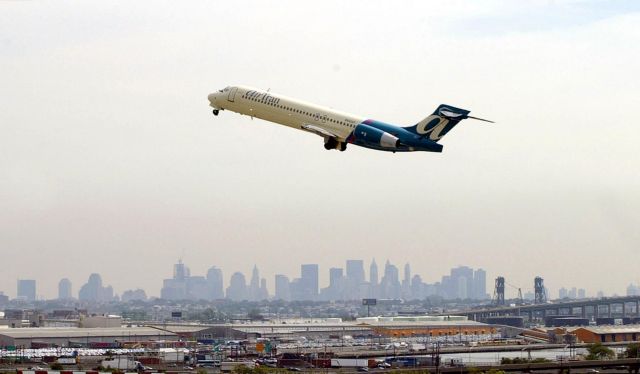 Boeing 717 σε απογείωση