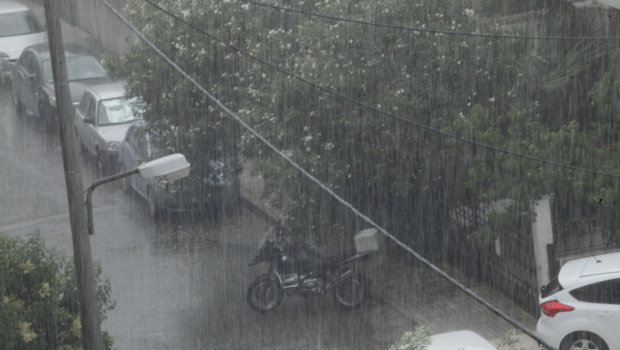 Καιρός: Συναγερμός για έντονα φαινόμενα - Πού θα χτυπήσουν ισχυρές καταιγίδες