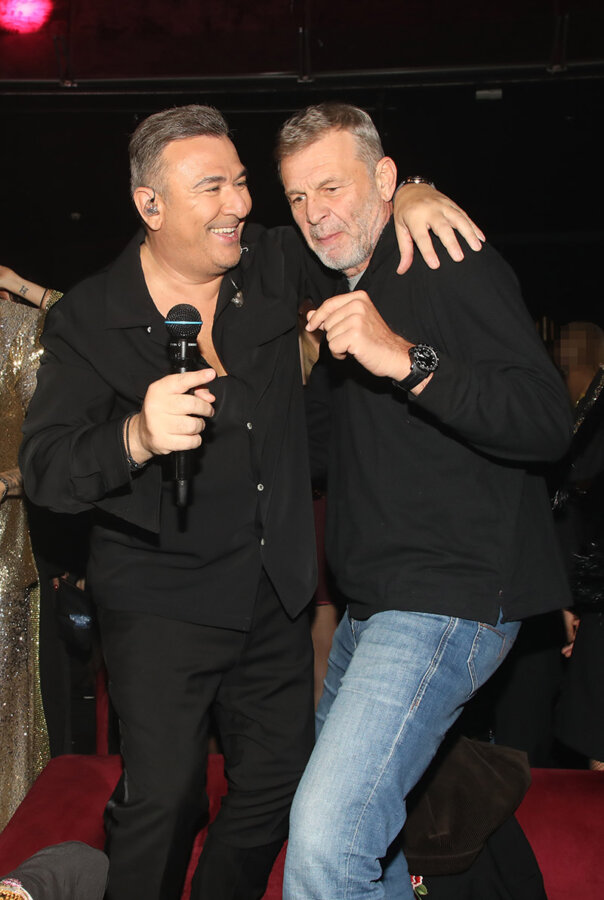 Απόστολος Γκλέτσος- Ιζαμπέλα Αρβανίτη: Τα τρυφερά κλικ από την έξοδό τους στον Αντώνη Ρέμο