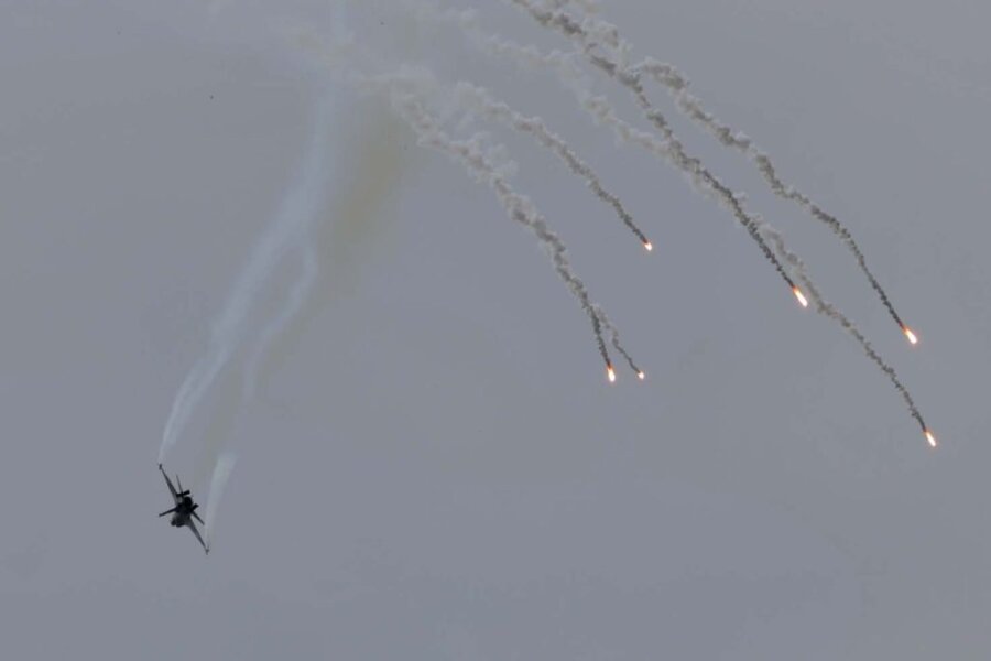 Μαχητικό αεροσκάφος επιδείξεις