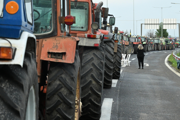 ΚΚΕ: Όσο κι αν προσπαθεί η κυβέρνηση να συκοφαντήσει τον αγώνα των αγροτών, θα φάει τα μούτρα της