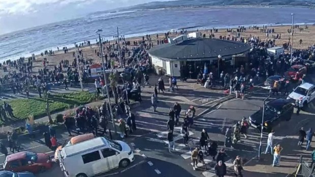 Ντέβον: Δύο άντρες που πήγαν για κολύμπι τα Χριστούγεννα αγνοούνται