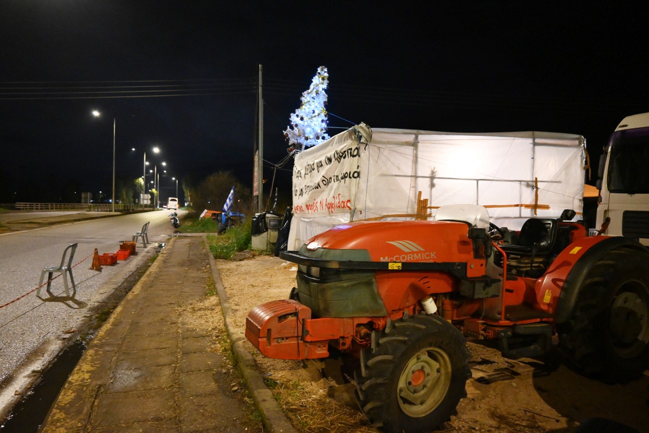 Κινητοποιήσεις: Γιορτές στα μπλόκα οι αγρότες και ραντεβού σε νέα πανελλαδική σύσκεψη