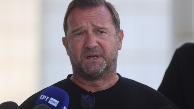 Οργισμένη απάντηση Πλακιά για την χριστουγεννιάτικη κάρτα της Hellenic Train - «Αρρωστημένη συμπεριφορά»