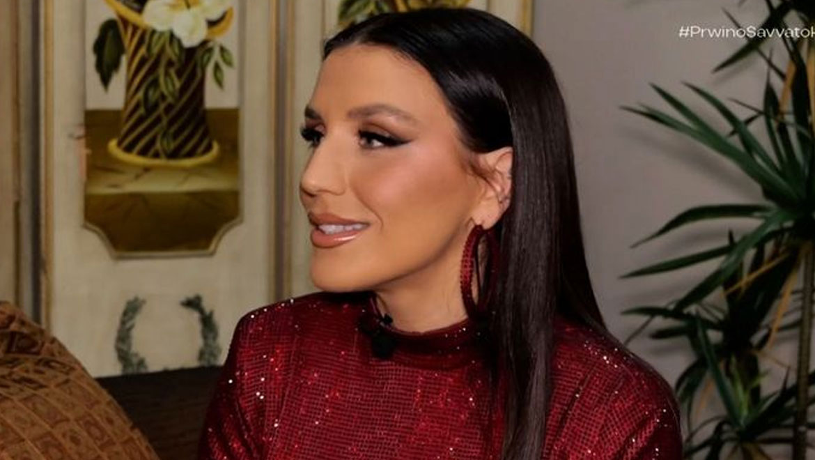 Ιουλία Καλλιμάνη: «Είμαι αληθινή, δεν κρύβομαι πίσω από το δάχτυλό μου»