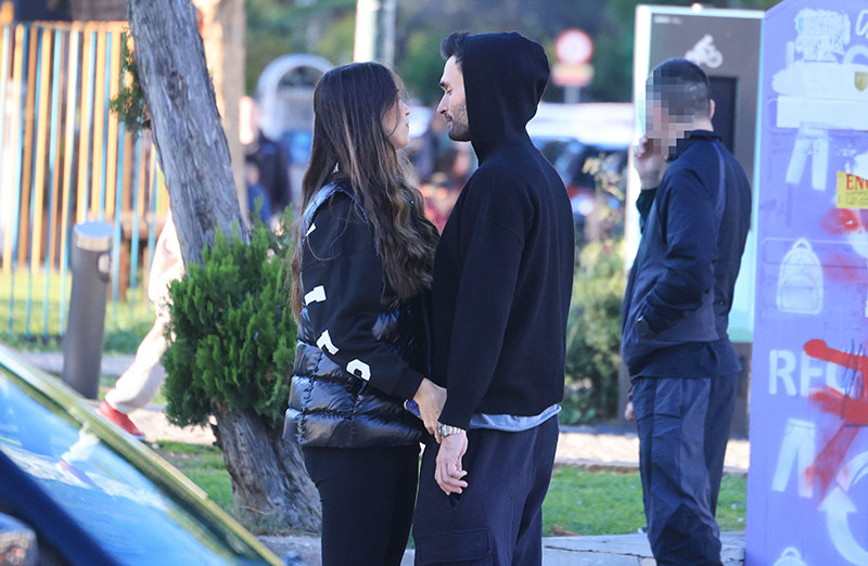 Άννα Πρέλεβιτς-Νικήτας Νομικός: Χριστουγεννιάτικη βόλτα στη Γλυφάδα για το ερωτευμένο ζευγάρι