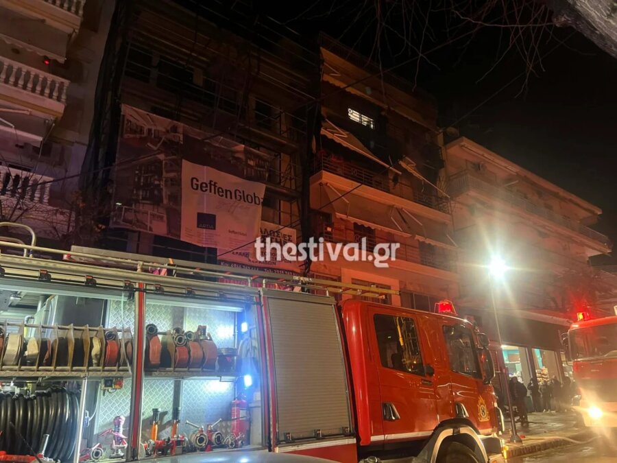 Θεσσαλονίκη: Μεγάλη φωτιά σε διαμέρισμα στην Κάτω Τούμπα - Απεγκλωβίστηκαν άτομα