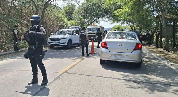 Ισημερινός: Ενοπλοι σκότωσαν έξι ανθρώπους σε πλαζ, ανάμεσά τους κορίτσι 2 ετών