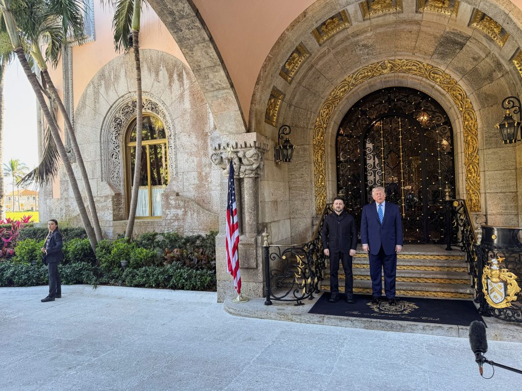 Τι περιλαμβάνει το σχέδιο των 20 σημείων που συζητούν Τραμπ και Ζελένσκι