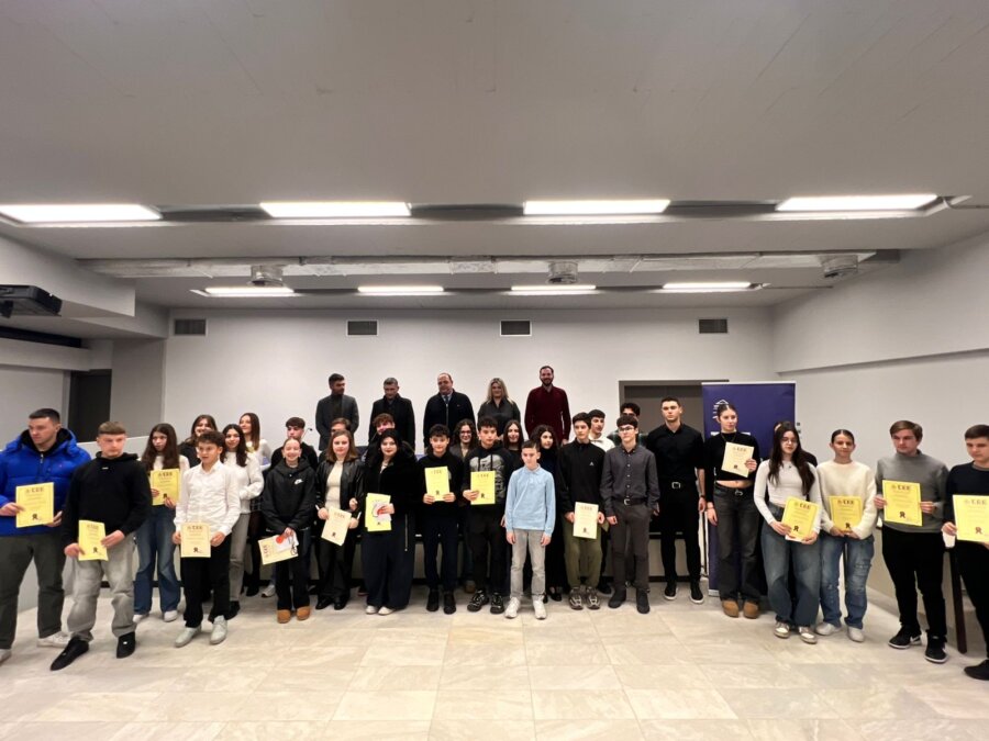 tee-vraveuseis-mathiton