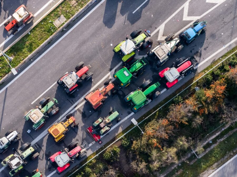 Μέγαρο Μαξίμου: Περιμένει να μεγαλώσουν τα «ρήγματα»