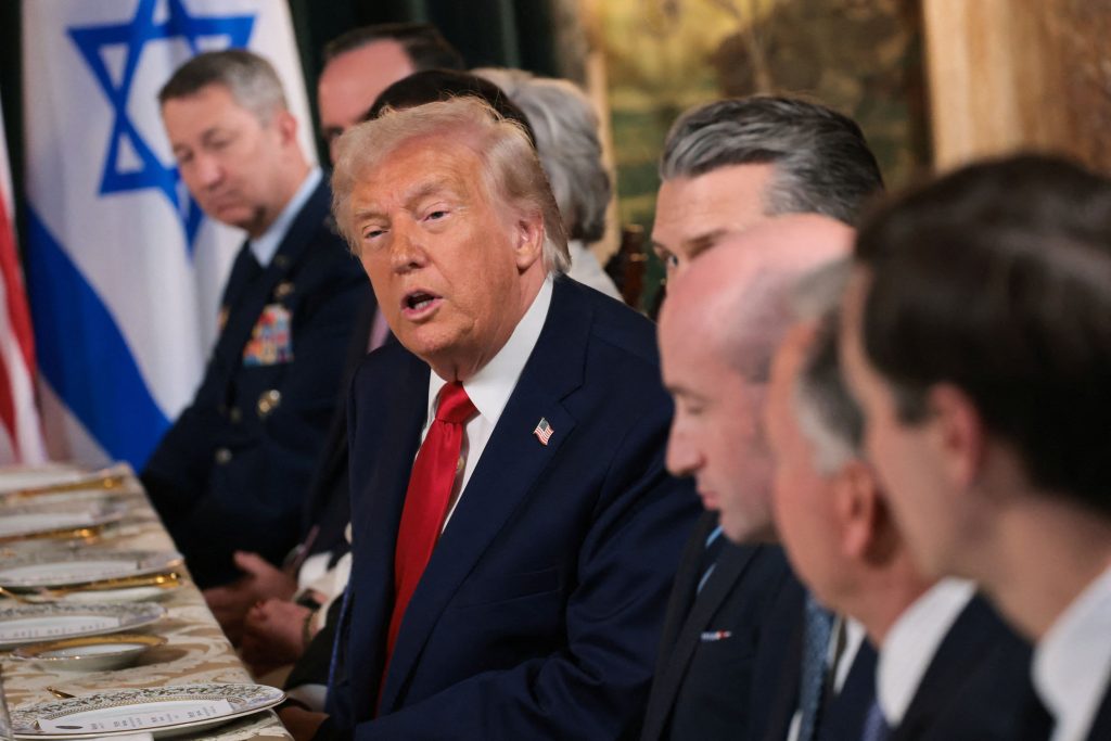 Τραμπ: «Θύμωσα πολύ» από την απόπειρα επίθεσης στην κατοικία του Πούτιν