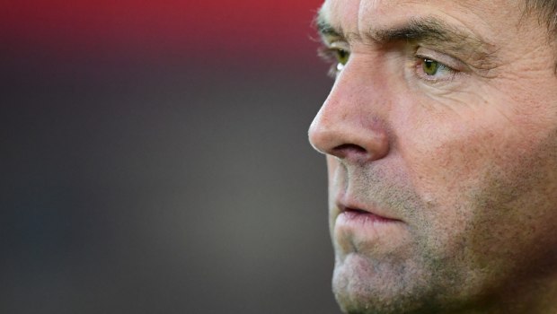 (Oh Christmas) Tree pose: Μια στάση της γιόγκα για δύναμη και ισορροπία