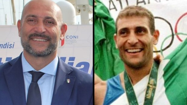 (Oh Christmas) Tree pose: Μια στάση της γιόγκα για δύναμη και ισορροπία