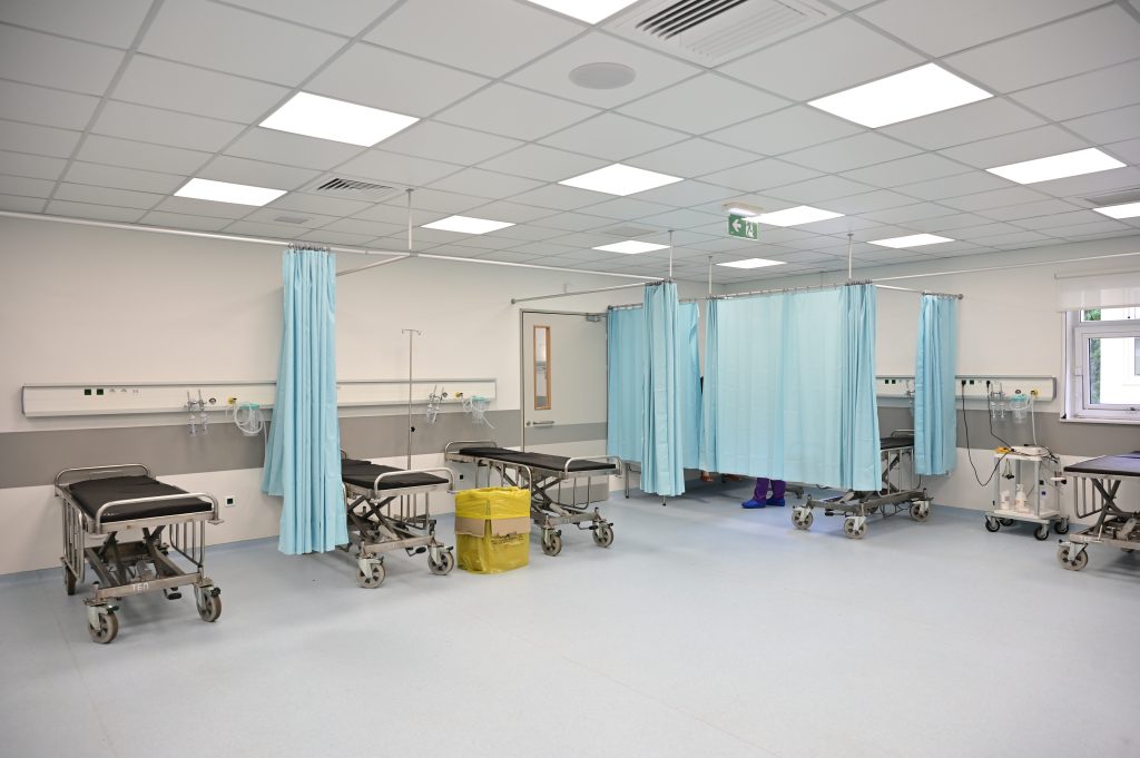 Νοσοκομειακή αίθουσα άδεια