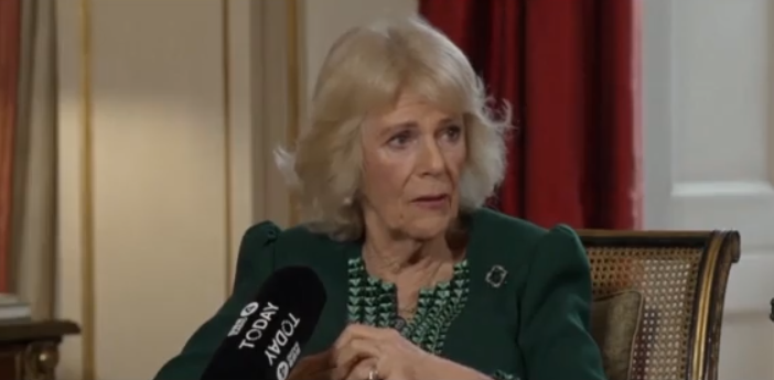 Μεγάλη Βρετανία: Σεξουαλική επίθεση σε τρένο όταν ήταν έφηβη αποκάλυψε η βασίλισσα Καμίλα