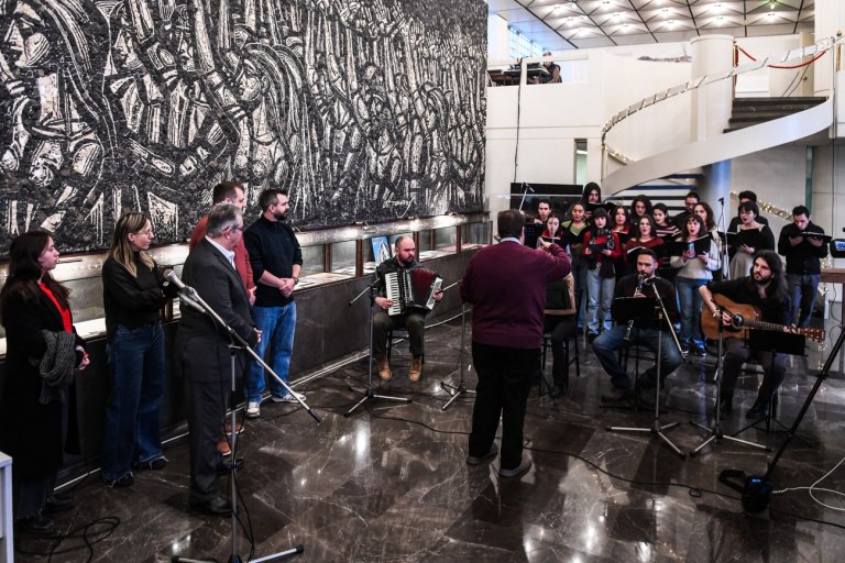 Αγωνιστικά κάλαντα άκουσε ο Κουτσούμπας - «Οι λαοί έχουν τη δύναμη να γίνουν οι πρωταγωνιστές των εξελίξεων»