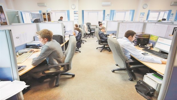 Αυστηρότερο το νέο πειθαρχικό δίκαιο για τους δημοσίους υπαλλήλους - Από πρόστιμα έως απολύσεις