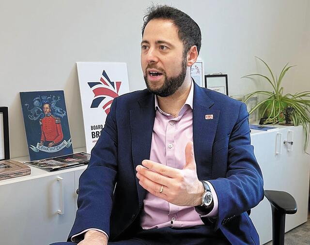 Φιλ Ρόζενμπεργκ: Η ακρότητα τροφοδοτεί τον αντισημιτισμό, δεν τον αφοπλίζει