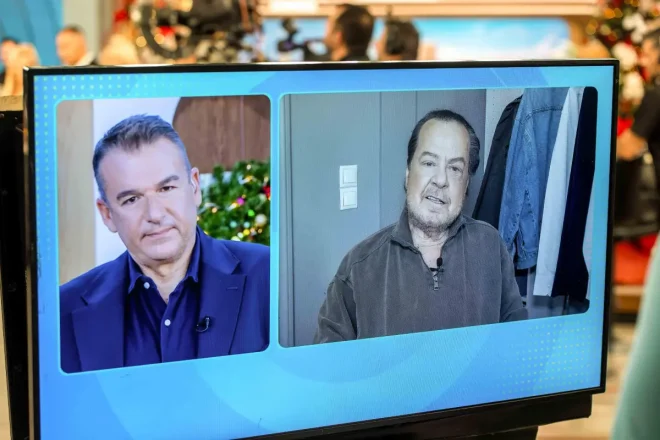 Ο Γιάννης Πάριος σε μια σπάνια τηλεοπτική εμφάνιση – Έκανε έκπληξη στον γιο του, Χάρη Βαρθακούρη
