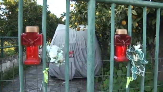 Ναύπακτος: Θρίλερ με τα δύο νεκρά αδέρφια - Τι λέει η οικιακή βοηθός που εμφανίζεται μοναδική κληρονόμος