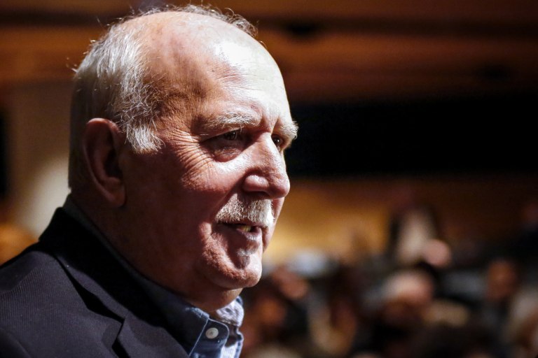 Κώστας Καραμανλής: «Με συγκίνηση και σεβασμό αποχαιρετώ τον Γιώργο Παπαδάκη»