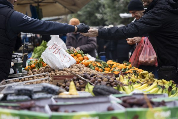 Λαϊκές αγορές: Απεργούν για την ακρίβεια στο πλευρό των αγροτών - Οικονομικός Ταχυδρόμος