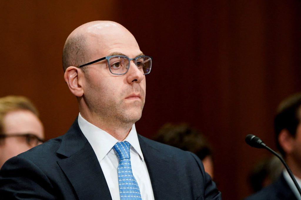 Μίραν (Fed): Ζητά μεγάλες μειώσεις επιτοκίων το 2026