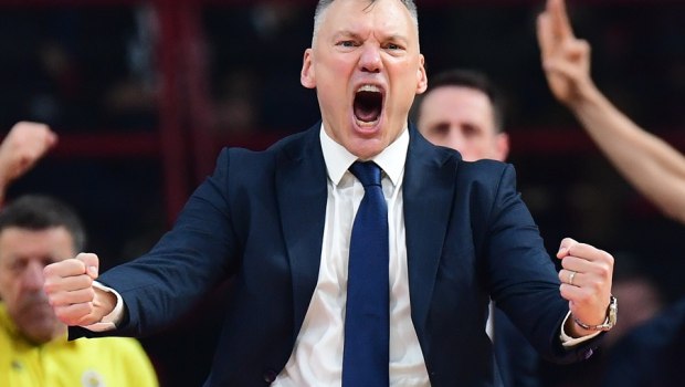 Γιασικεβίτσιους: «Μόνο στον Πειραιά στάζει, στην Κωνσταντινούπολη όχι» (vid)