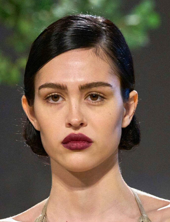 Υγρό κραγιόν: Τα πέντε βήματα που ακολουθούμε για έντονο χρώμα και διάρκεια όλη μέρα