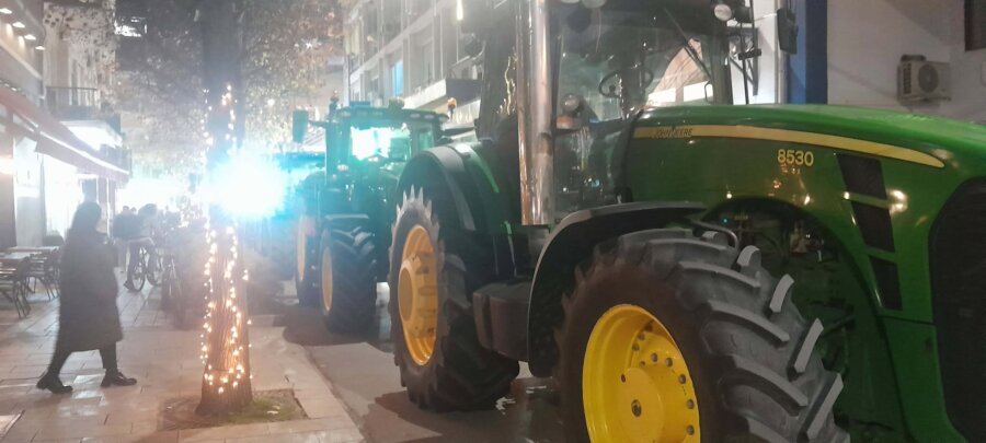 karditsa-agrotes-plateia-2