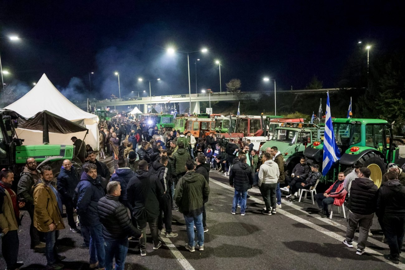 Μπλόκα: Το «κουμπί» της σύγκρουσης πατάει το Μαξίμου - Σηκώνει το γάντι ο αγροκτηνοτροφικός κόσμος και κλιμακώνει