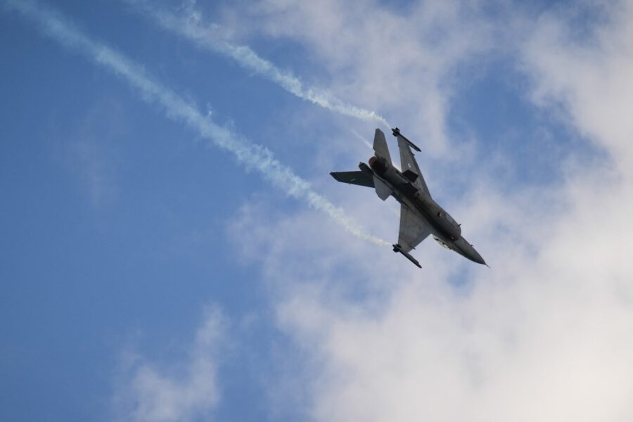 Πύραυλοι Rampage, Belh@rra και νέα F-16 — Πώς ενισχύονται οι ελληνικές Ενοπλες Δυνάμεις το 2026