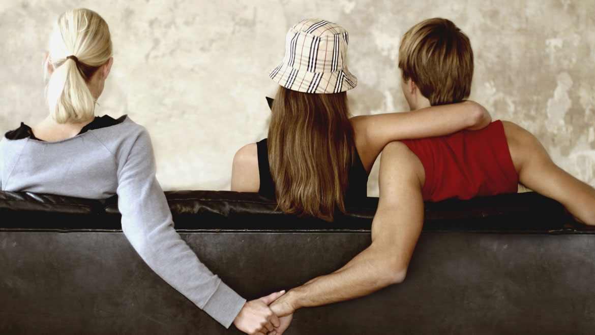 Απιστία: Χωρίζουμε ή το παλεύουμε;