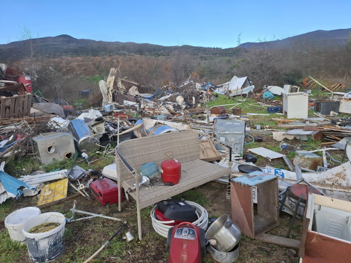 Θεσσαλονίκη: Συνελήφθη 57χρονος που πετούσε ανεξέλεγκτα οικιακές ηλεκτρικές συσκευές