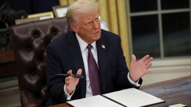 Τραμπ προς Ιράν: «Καλύτερα να μην αρχίσετε να πυροβολείτε, γιατί θα πυροβολήσουμε και εμείς»