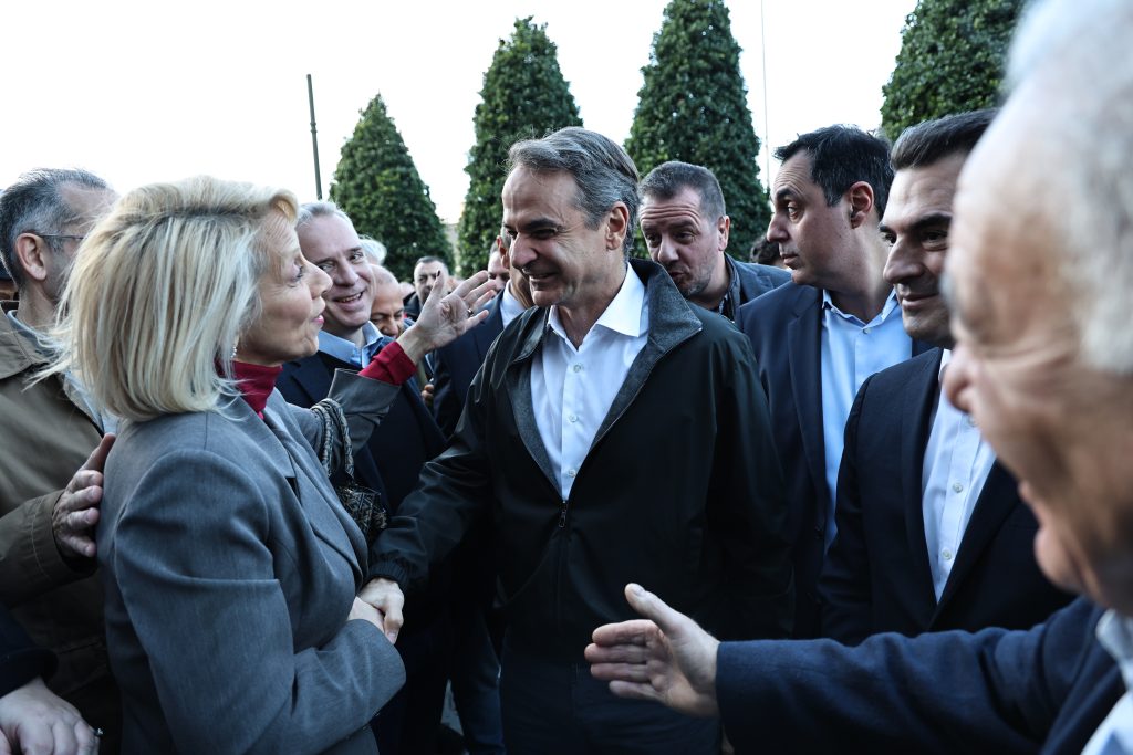 Μητσοτάκης: «Επιτυχίες να έχουμε πάντα» – Στα γραφεία της ΝΔ για την κοπή της πρωτοχρονιάτικης πίτας (φωτογραφίες, βίντεο)