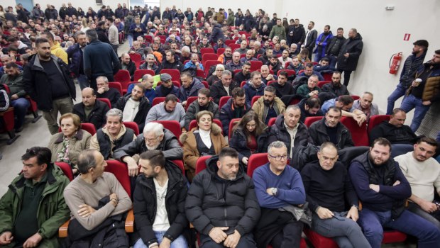 Διάλογο με τα τρακτέρ στα μπλόκα αποφάσισαν οι αγρότες - «Ενωμένοι θα νικήσουμε»