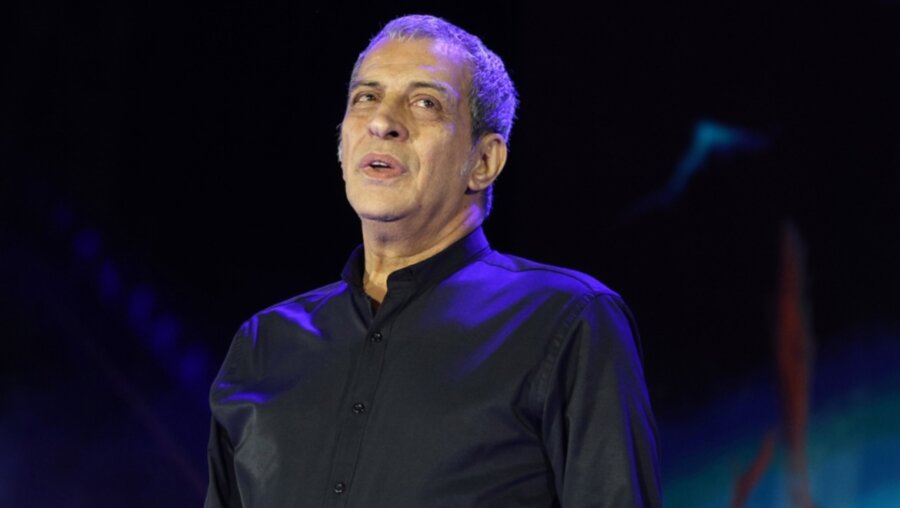 Θέμης Αδαμαντίδης: Η αποκάλυψη για την προσωπική του ζωή και την ηλικία του - «Είµαι πάντα ερωτευµένος»